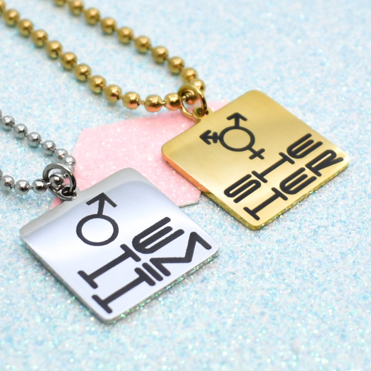 The Future is Queer, Pronoun Necklace